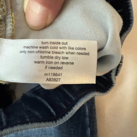 Lane Bryant High rise Pull on Straight fit Jean Size 20S Medium wash distressed - Picture 5 of 9